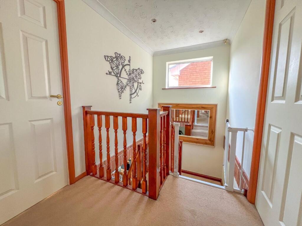 Gloucester Cl. Image-12.jpg