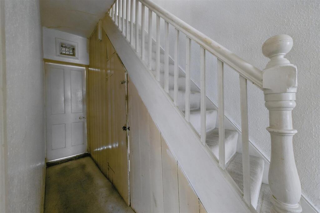 24 Somerset Terrace, Windmill Hill, Bristol BS3 4L