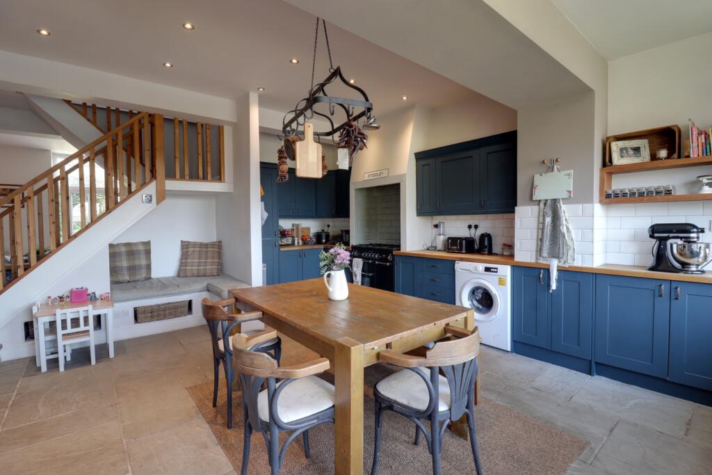 Kitchen diner 3
