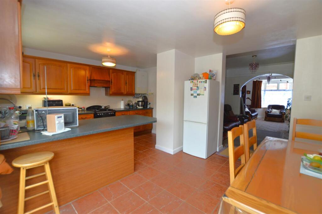 31 Argyle Avenue kitchen diner.JPG