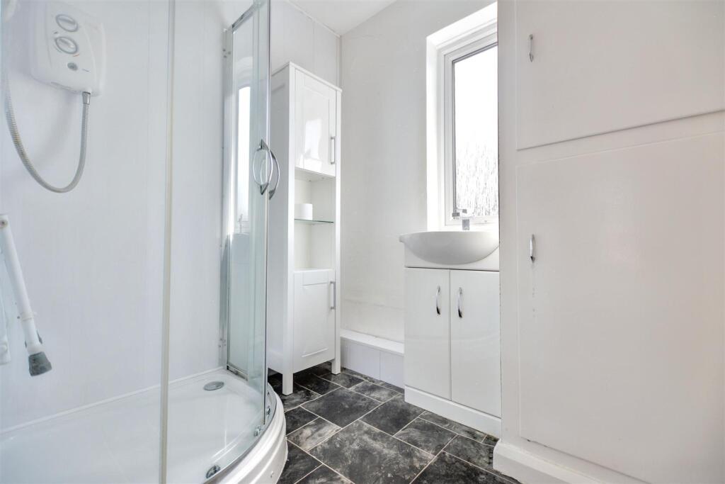 Shower Room.jpeg