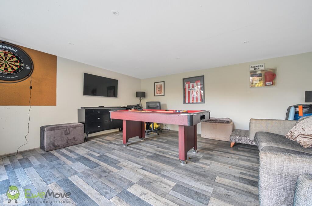 Outbuilding Garden Family Room