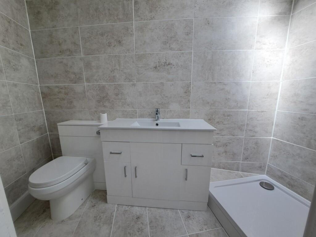 NEW SHOWER / WC