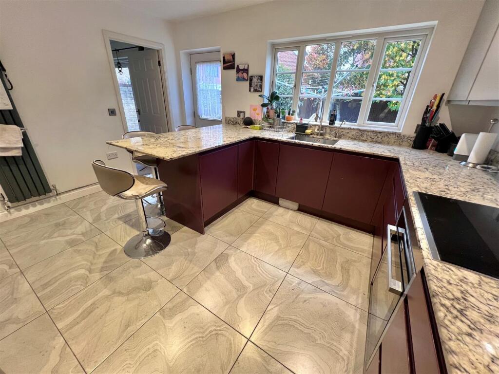 Kitchen 4 use.jpg