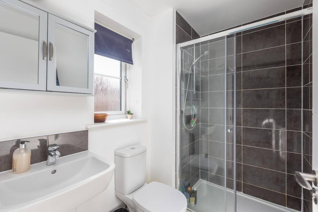 Holly Drive 12 Bedroom 1-3