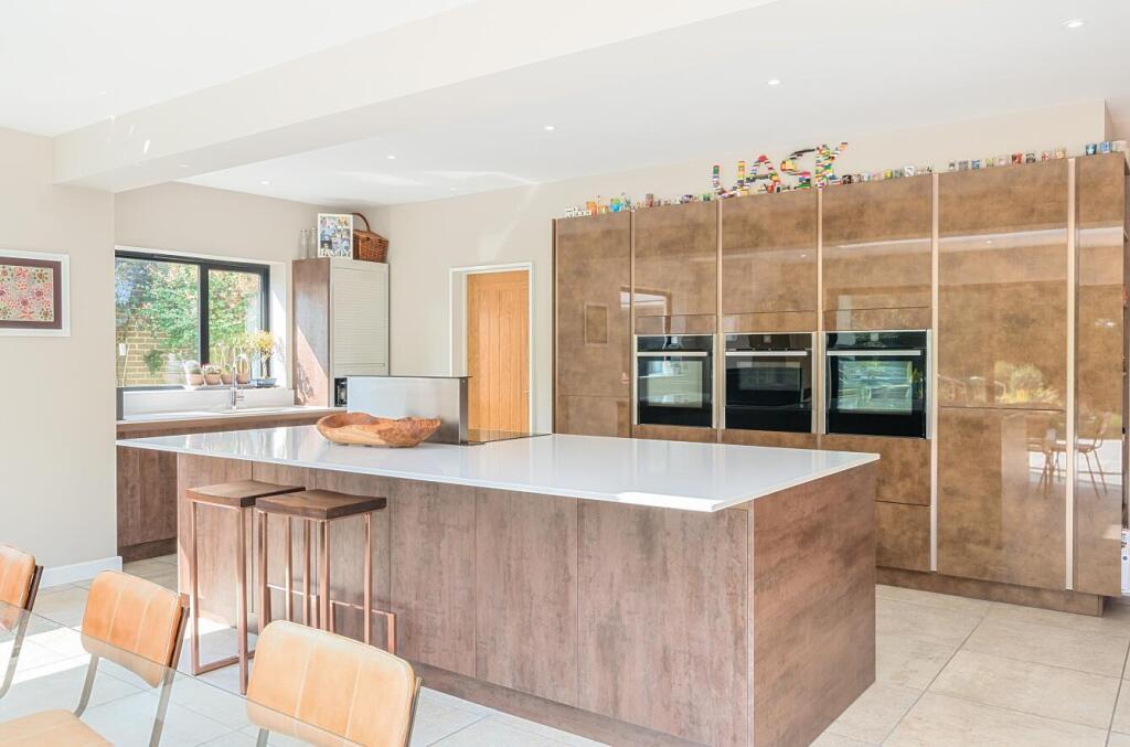 16-682311bdb573e-1290276-ARW-16 .jpg