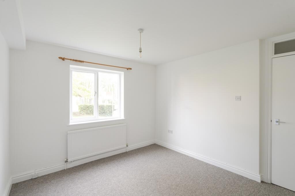 Flat 52, Blenheim Court-08969
