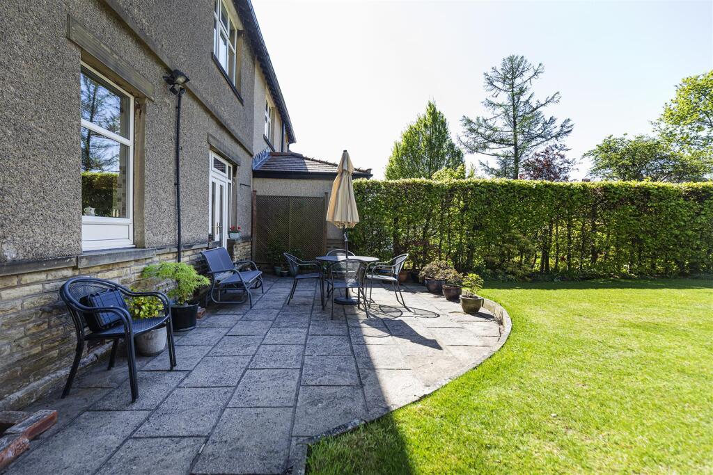 Bramleys Estate Agents - Le Marchant Avenue - Lind