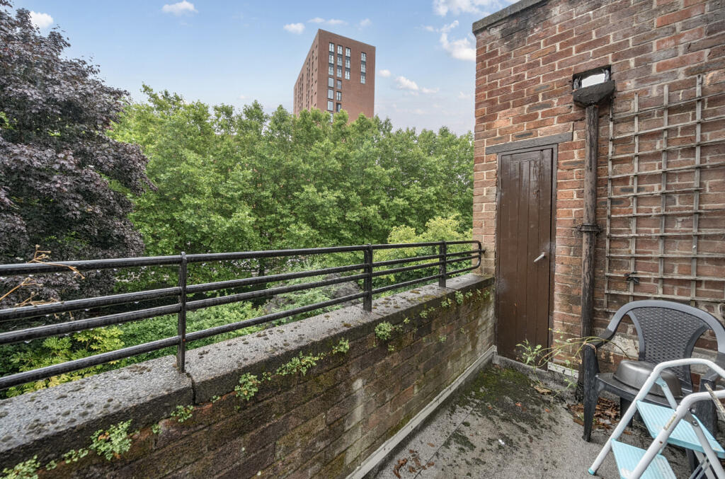 1328514-5-687f5bb...