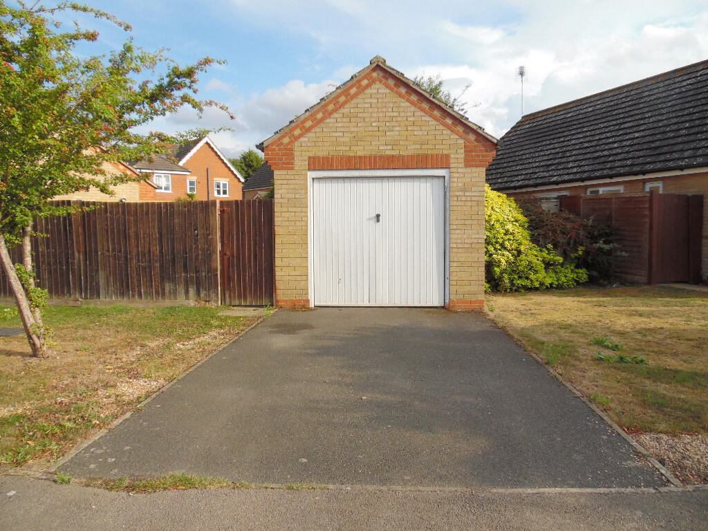 GARAGE &amp; DRIVEWAY