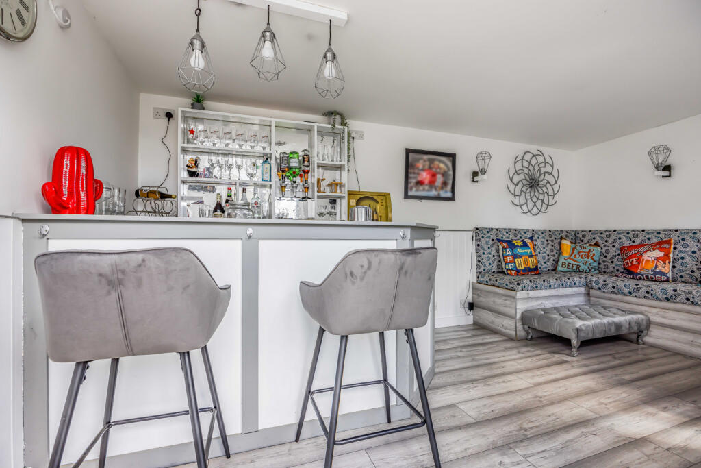 Garden Lodge Bar