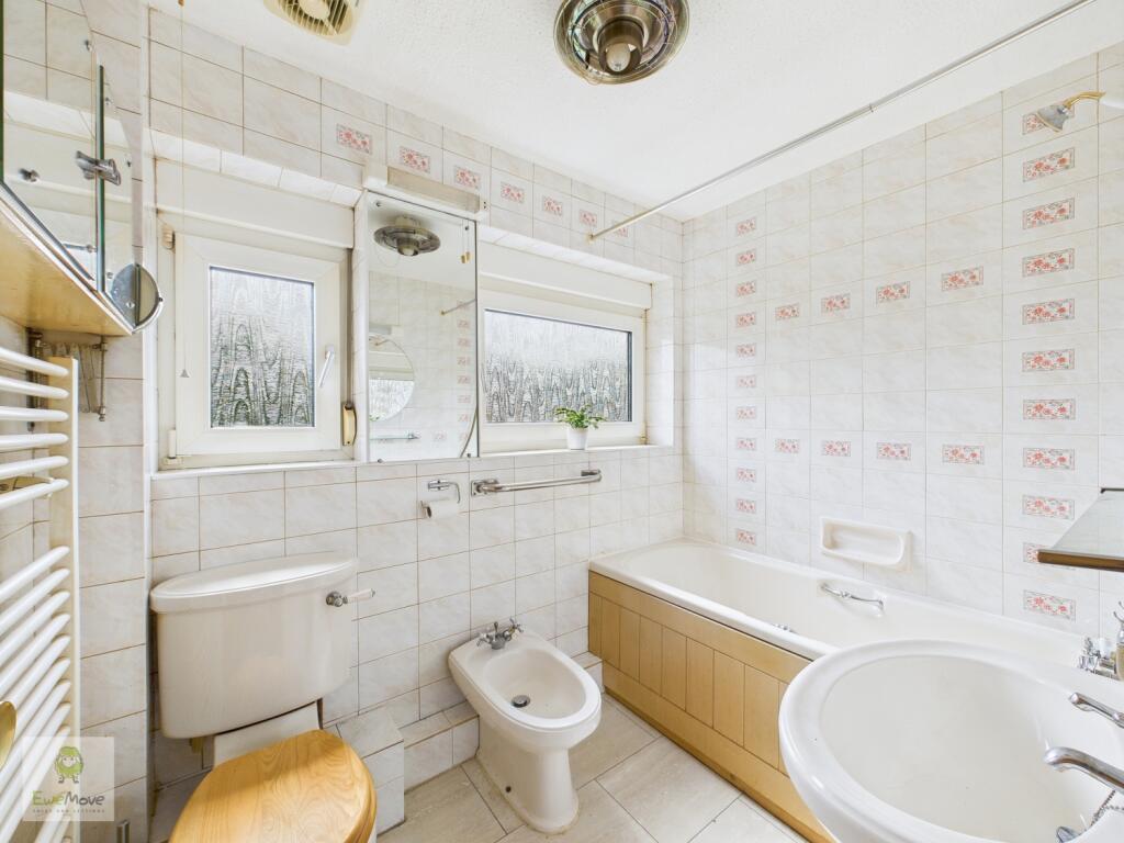 CAM02308G0-PR0160-STILL027