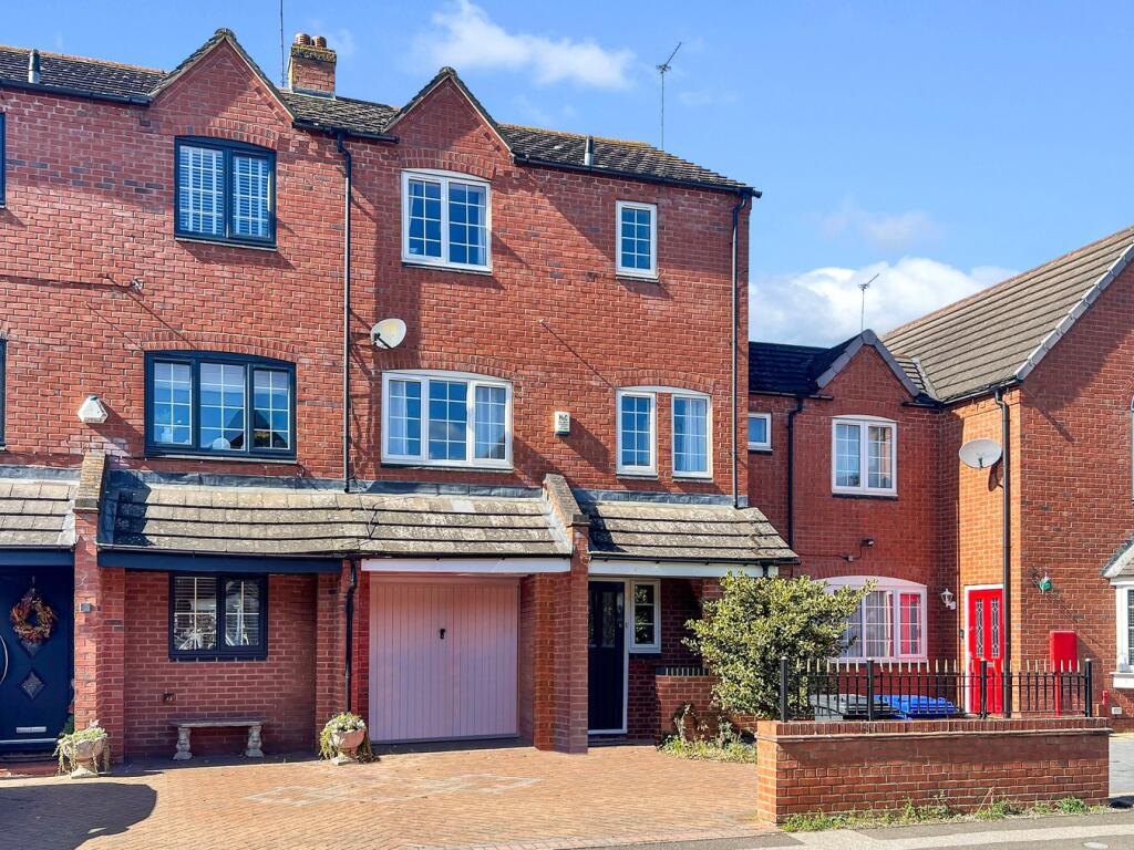 Quintonside, Grange Park, Northampton, NN4