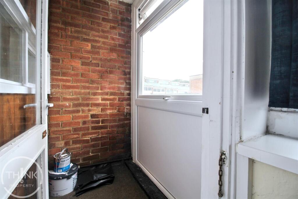 Balcony/Storage