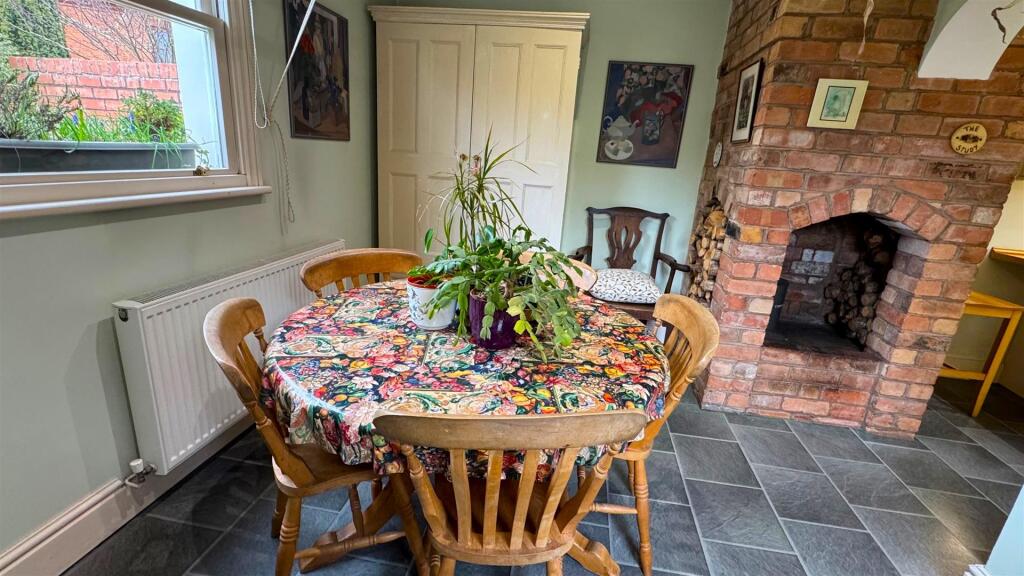 Breakfast Room (1).jpg