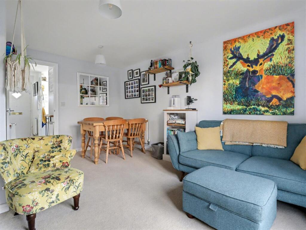 Sitting/Dining Room