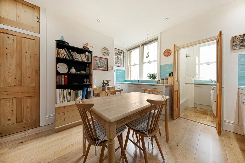 Kitchen (2).jpg