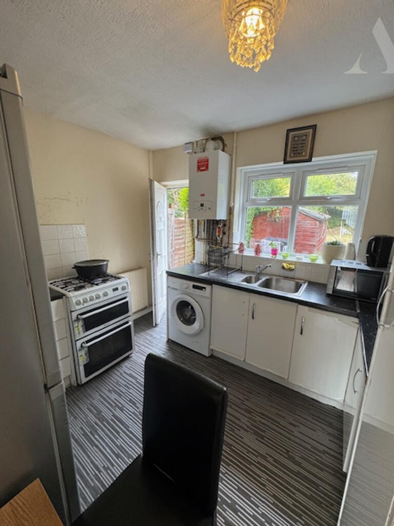 85 Crossfield Road Kitchen