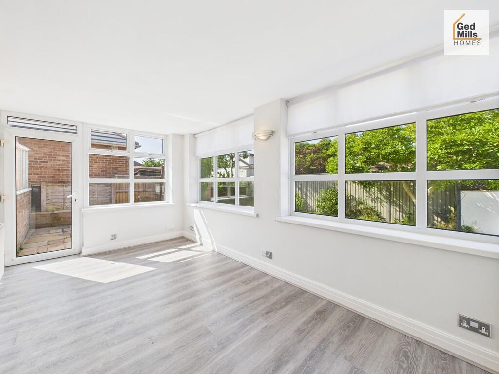 CAM04261G0-PR0085...