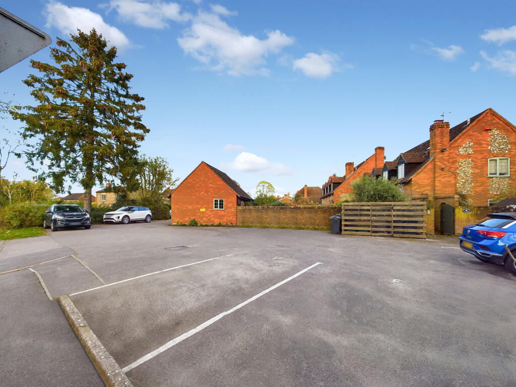 CAM01354G0-PR0392-STILL024_enhanced