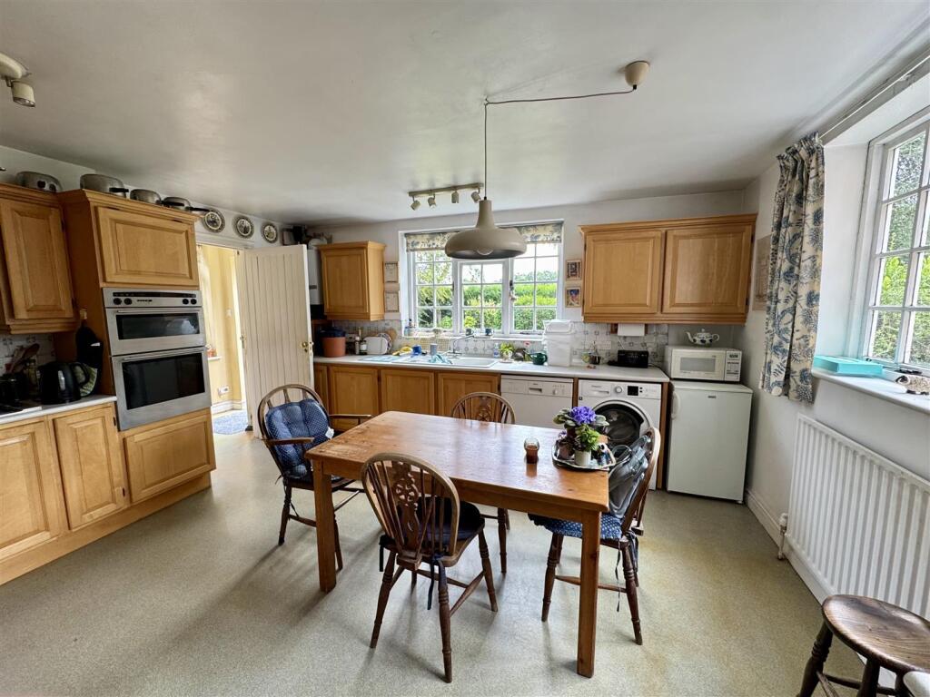 Kitchen/Breakfast Room