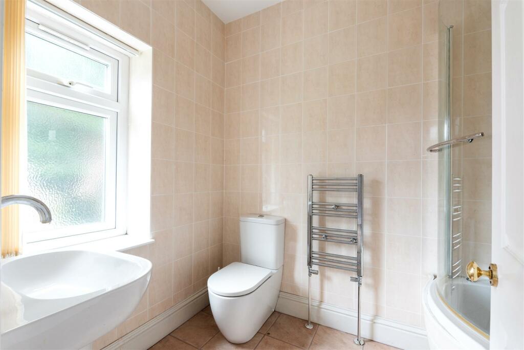 Bedroom Five En-Suite.jpg