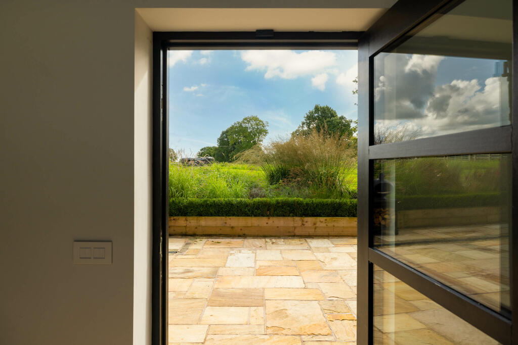 20230921-1239_Maison Haus - Blakeley Stables, Knut