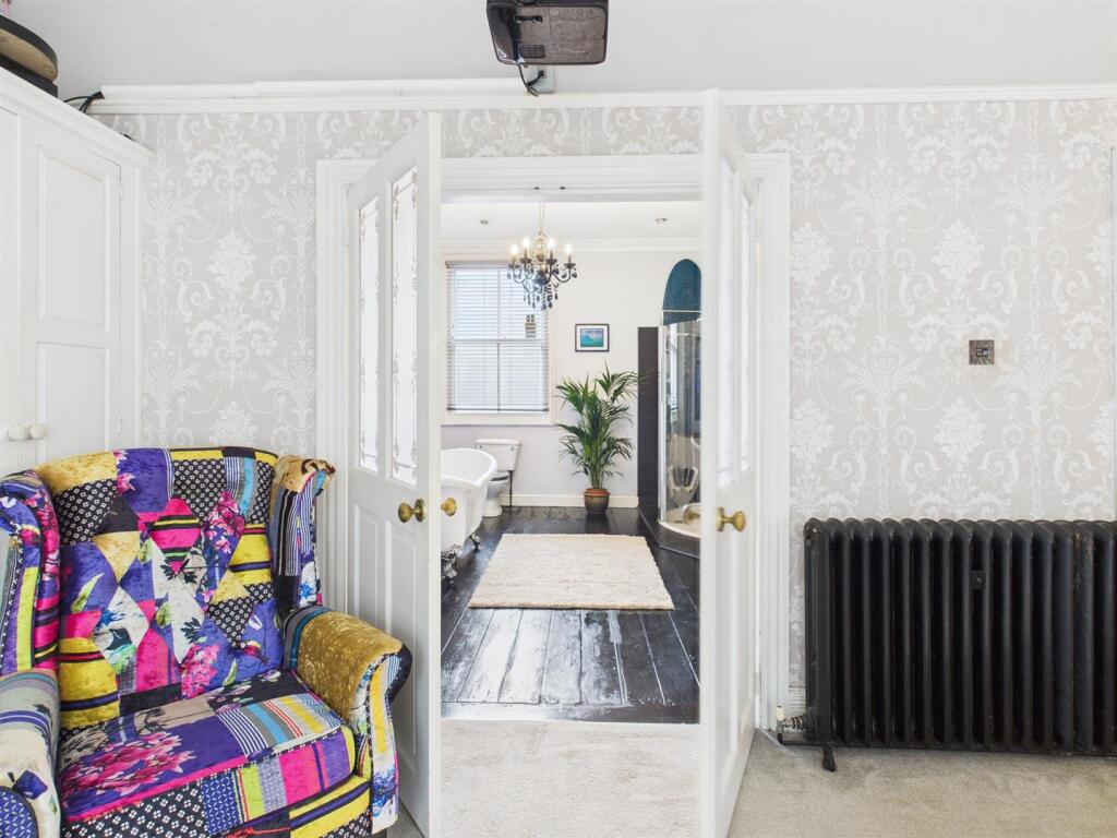Bedroom: