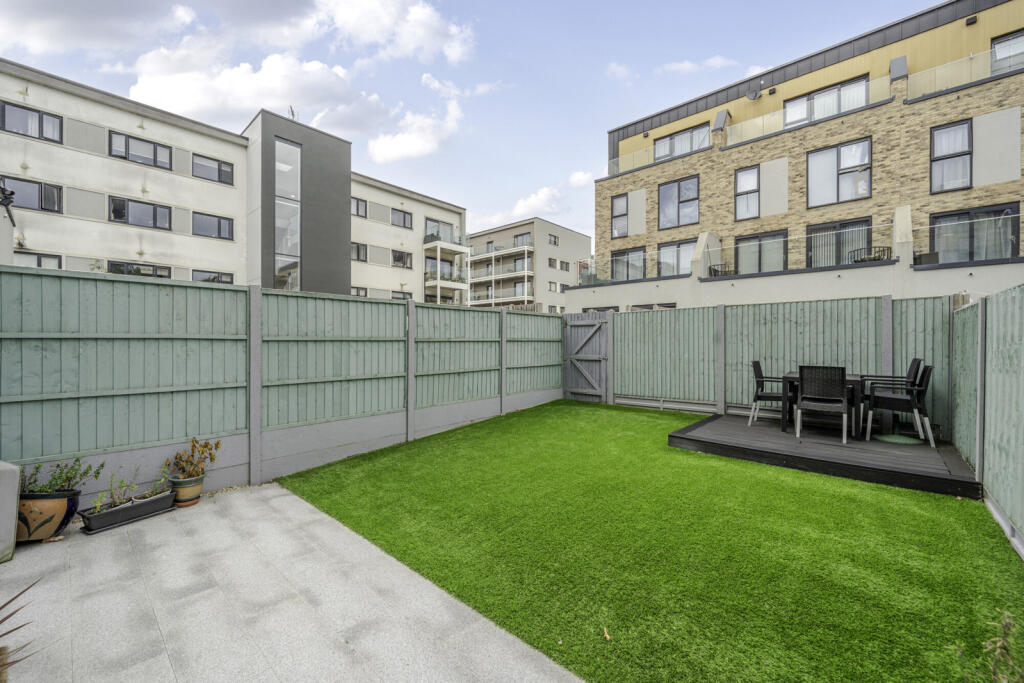 1326888-4-6880e39...