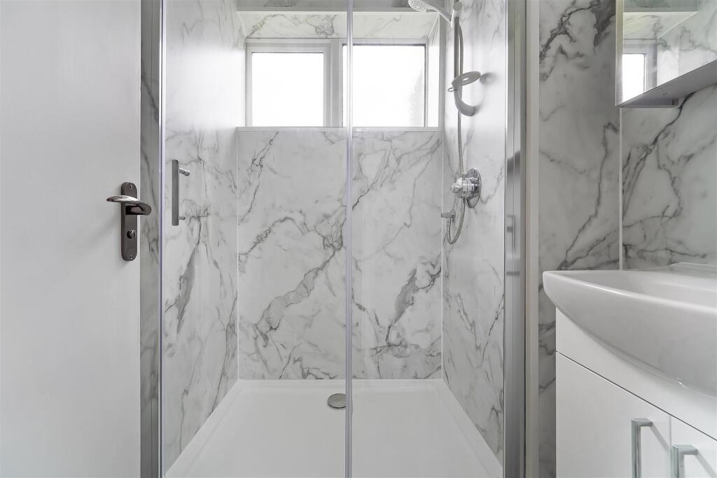 COURTLANDS CRESCENT, 58 (15).jpg