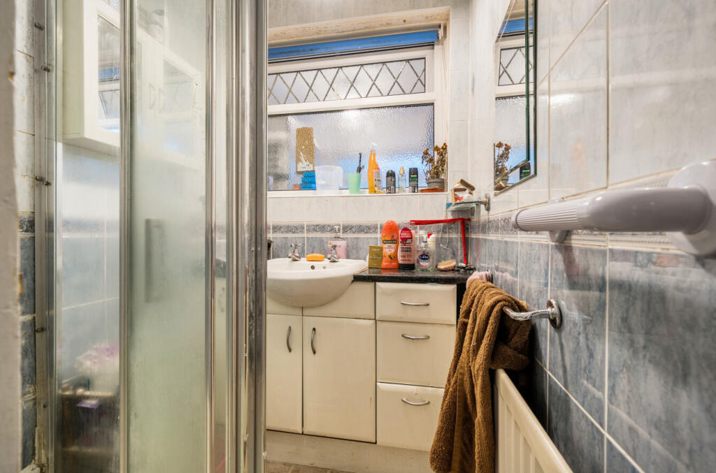 1393360-15-694586...