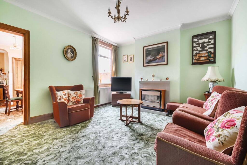 1305645-13-684977...