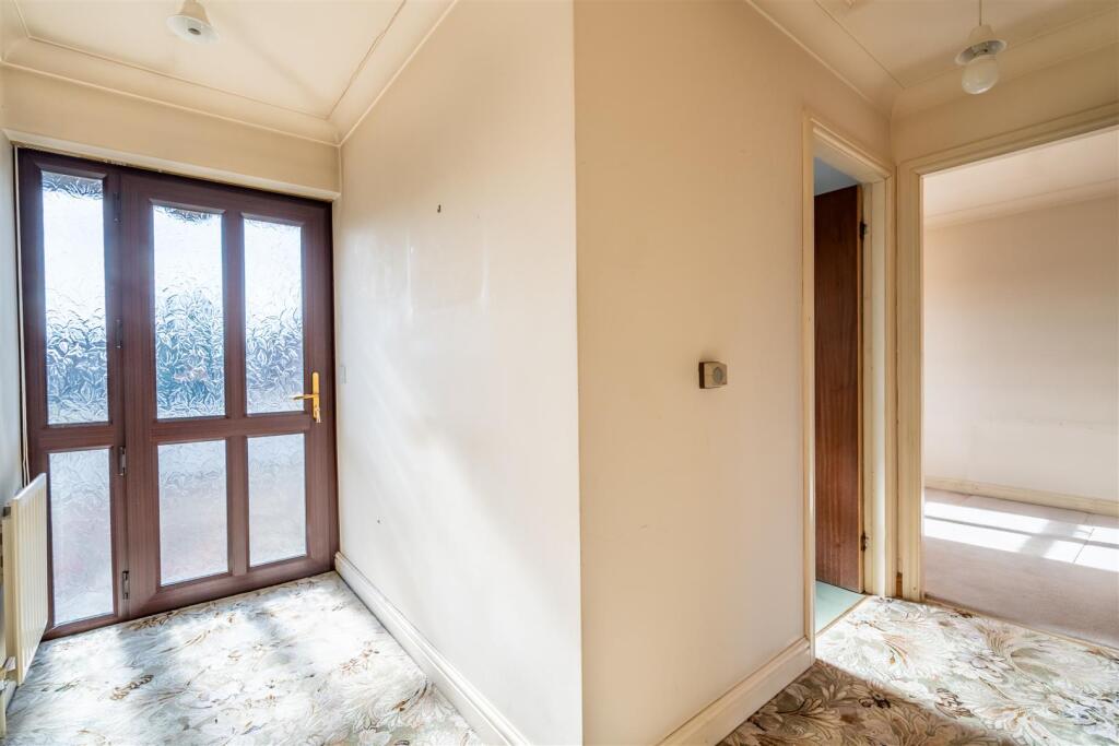 manor farm close-4 (1).jpg