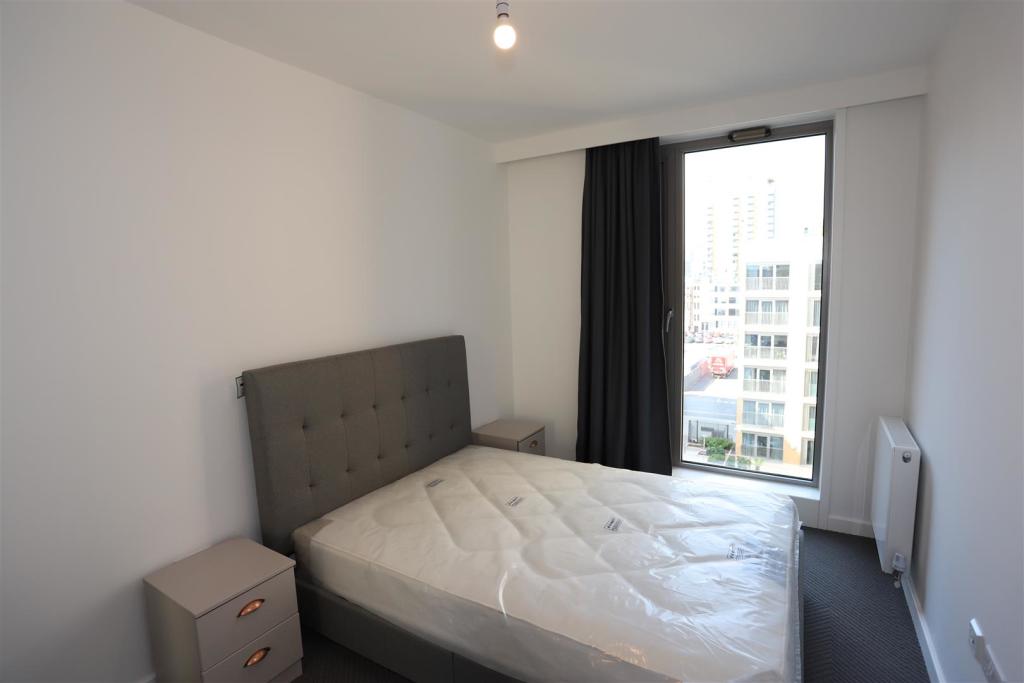 BEDROOM1.JPG