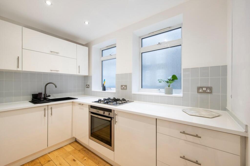 KITCHEN 3.jpg