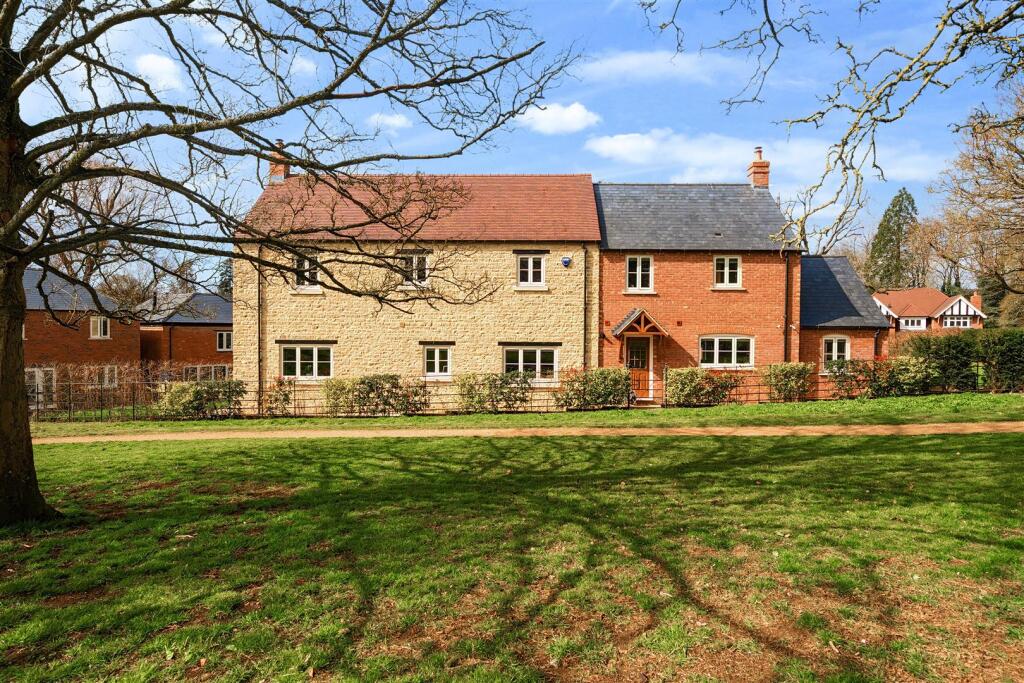 Park View House, 16 Earls Farm Way, Towcester (23)