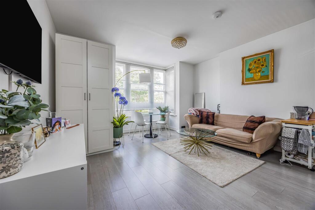 Flat 7, 12 Hampshire Terrace, Southsea-Small-Porti