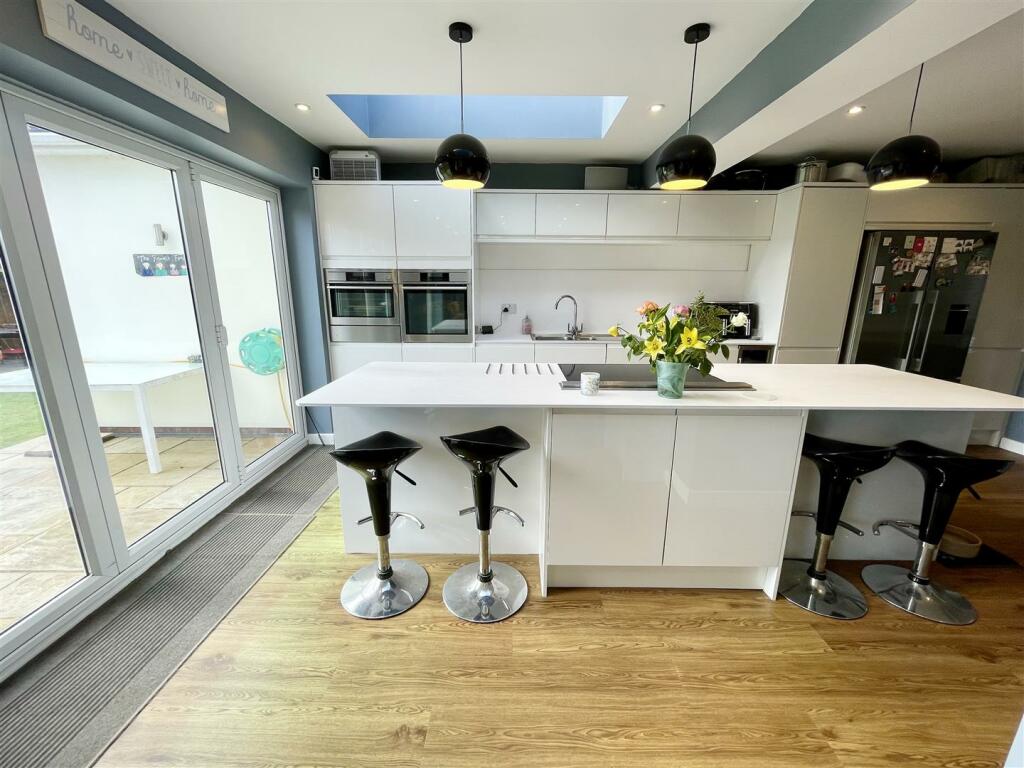 kitchen5.jpg