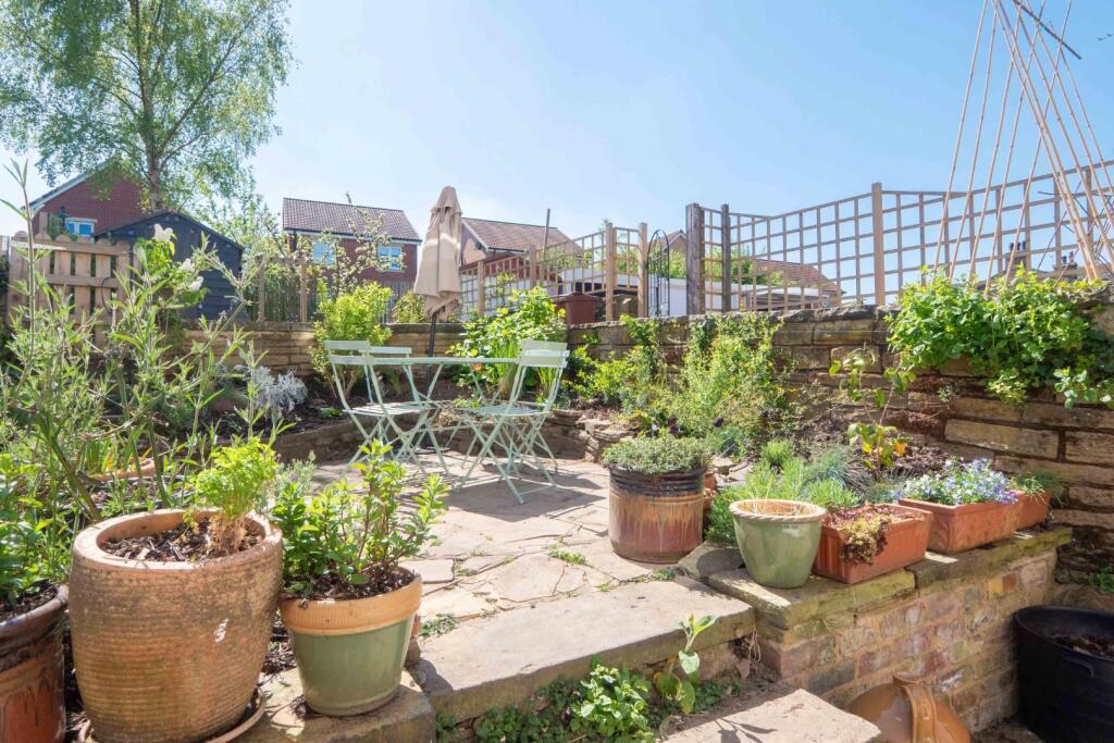 GARDEN PATIO