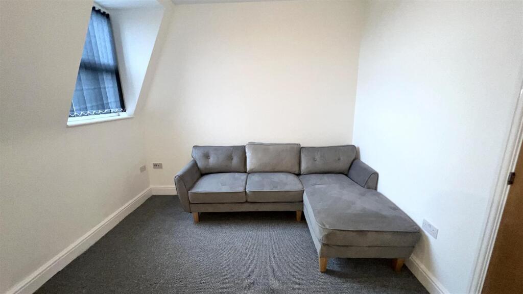 Lounge 1.jpeg