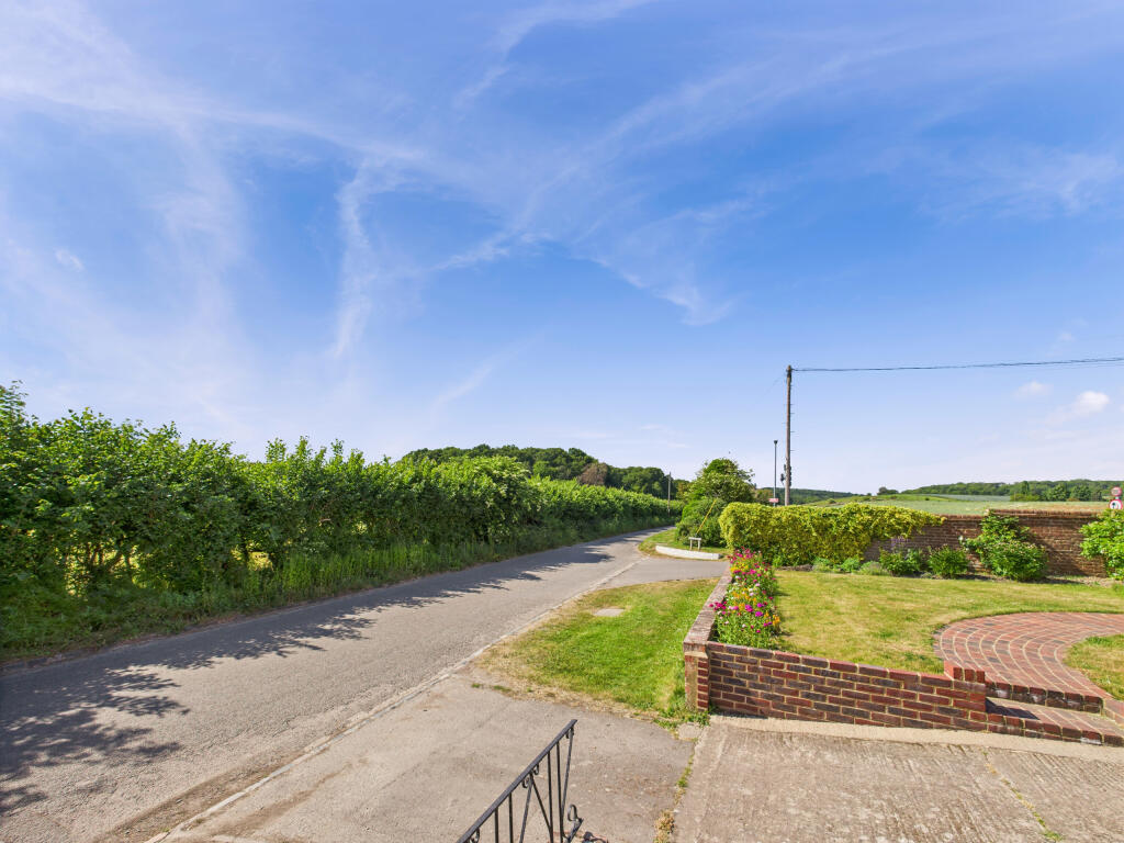 CAM01354G0-PR0520-STILL022