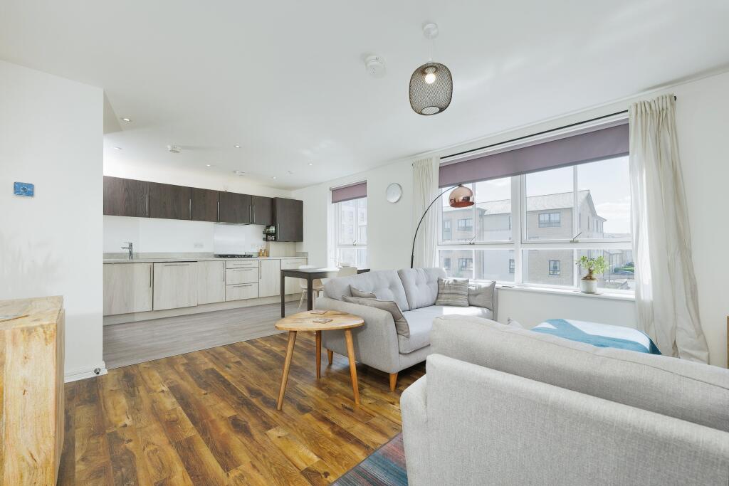 Lounge / Kitchen