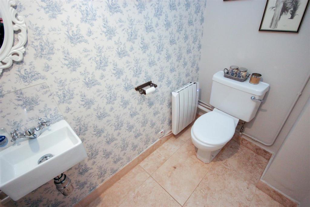 Cloakroom.jpg