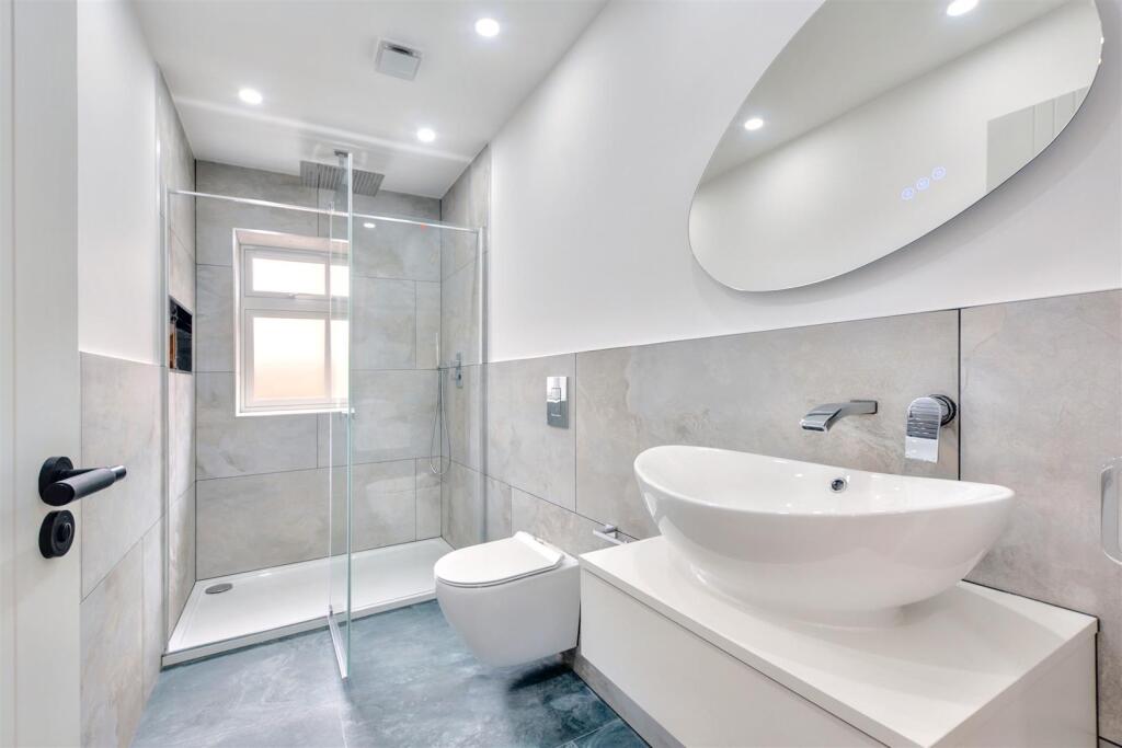 Shower Room_1.jpeg