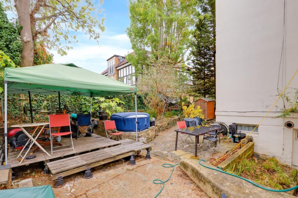 08-b3a6JHPropWorld - FLat 2, 76 Lawrie Park Road -