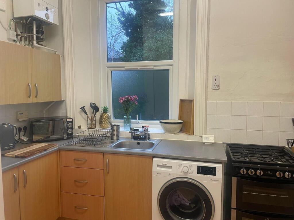 Kitchen2.jpg