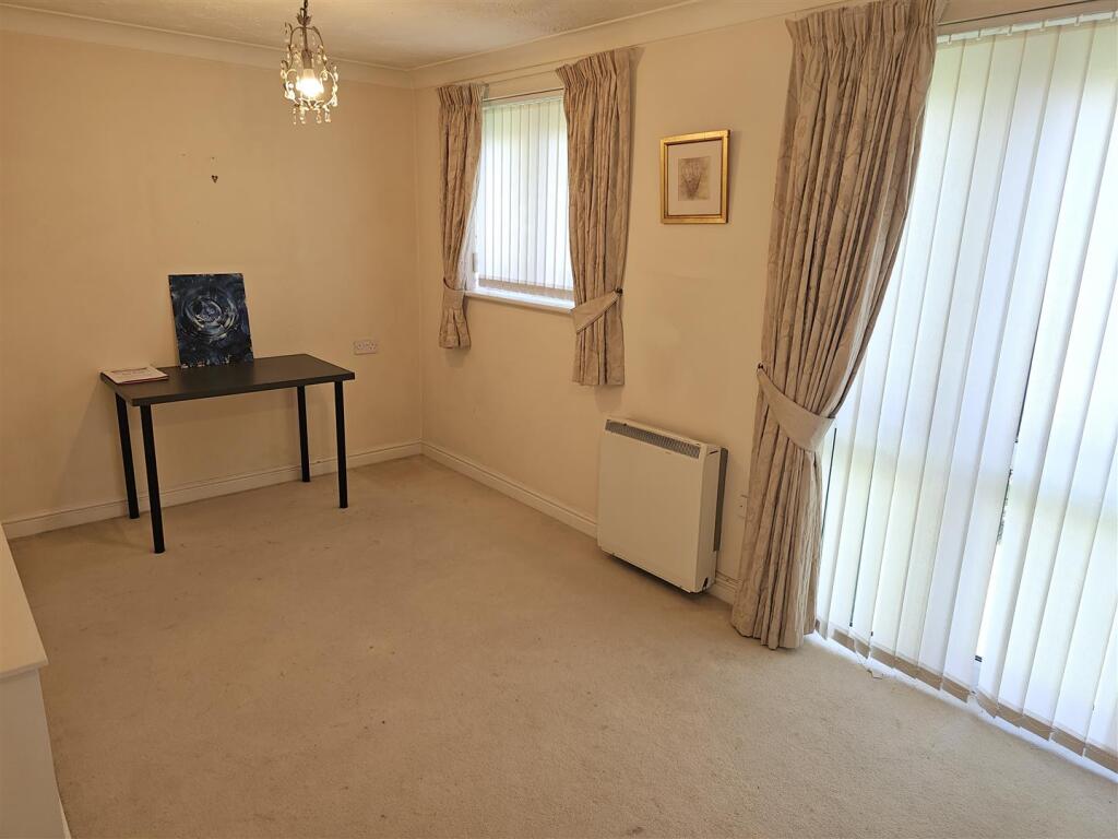 Dining Area.jpg