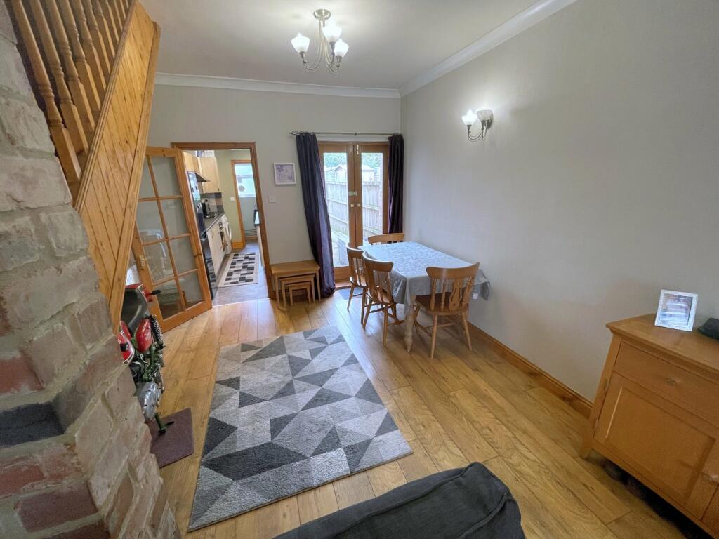 Lounge/Dining Room