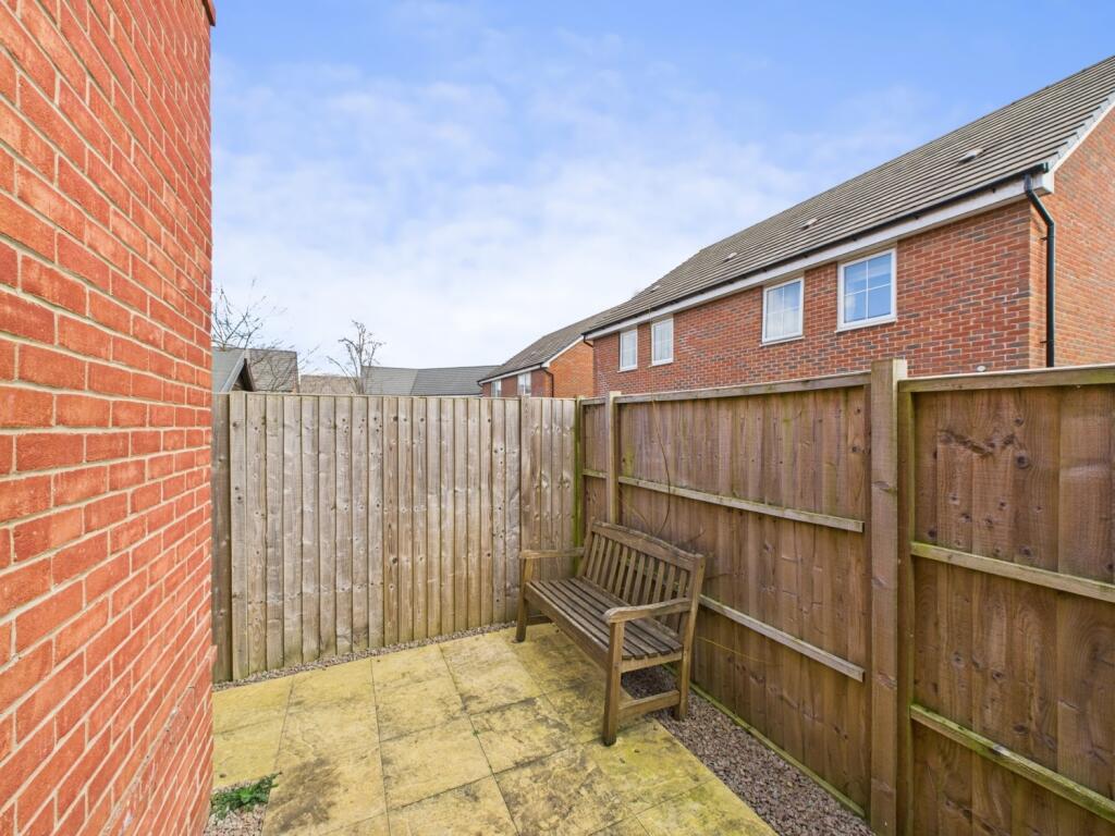 CAM02313G0-PR0071-STILL009