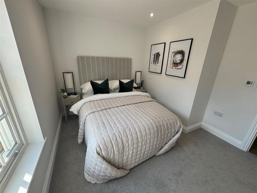 abbots gate pictures.jpg